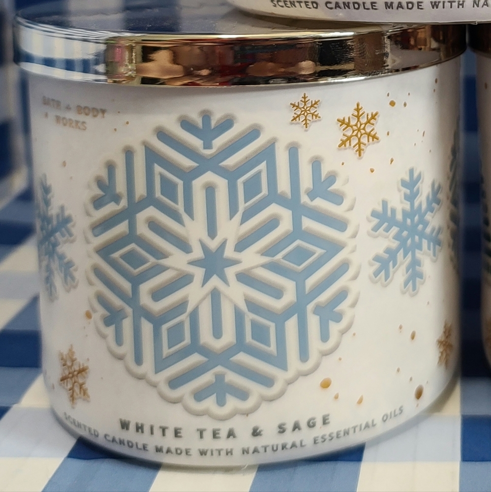 Bath and body works candle white tea and sage